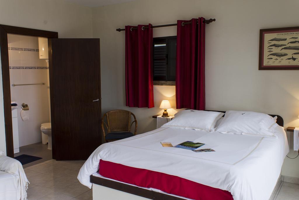 Vila Belgica Bed and Breakfast Horta  Habitación foto